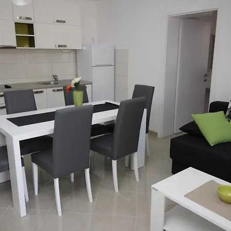 Gorica 1 A4 No-2 By Interhome Daire