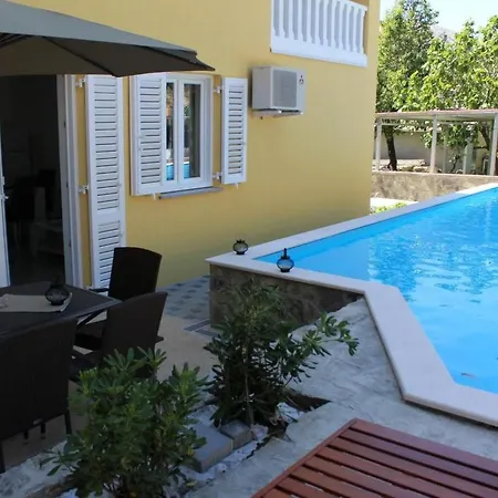 Gorica 1 A4 No-2 By Interhome Appartement Baška