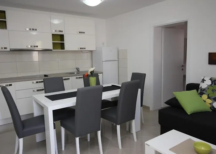 Gorica 1 A4 No-2 By Interhome Daire *